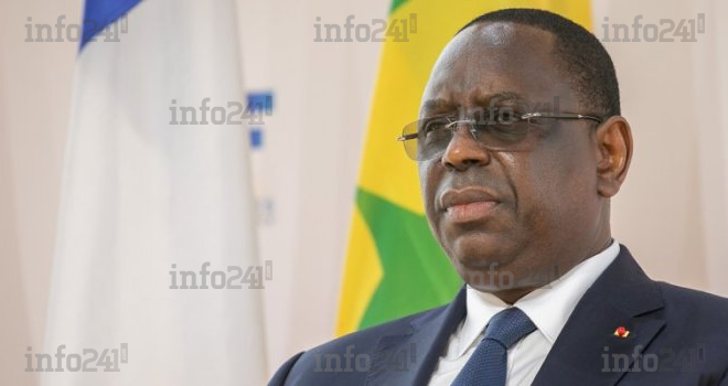 Sénégal : Sall dissout le gouvernement et fixe la présidentielle pour fin mars