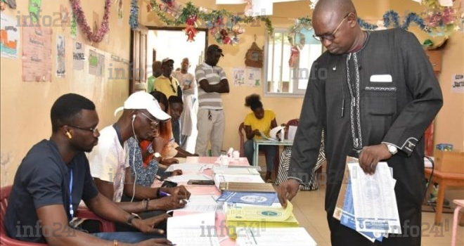 Sénégal : La coalition présidentielle de Macky Sall obtient une courte majorité aux législatives