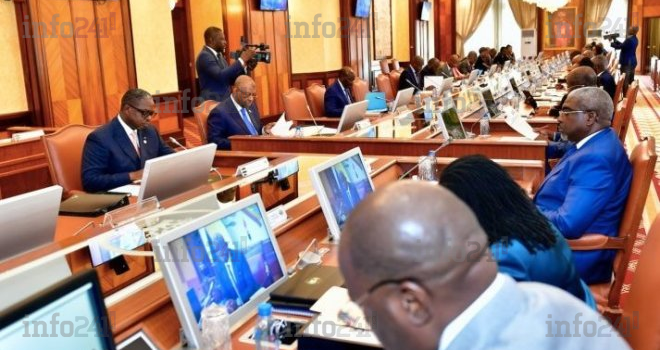 CDM du 4 juin&nbsp;: 11 textes adoptés, sauvetage de la Poste, calendrier des législatives et locales au menu&nbsp;!