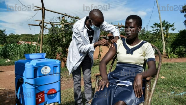 Kenya : Les autorités privent les non-vaccinés au coronavirus des services publics