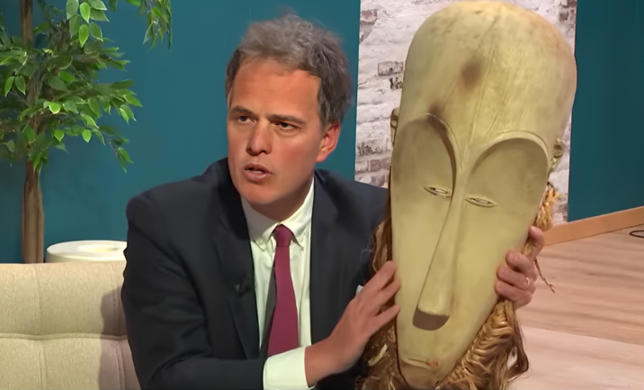 Masque Fang vendu en France&nbsp;: DiaspAura dénonce une «&nbsp;profanation&nbsp;» et réclame sa restitution